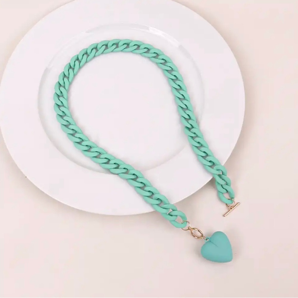 Green Chunky Chain Heart Necklace